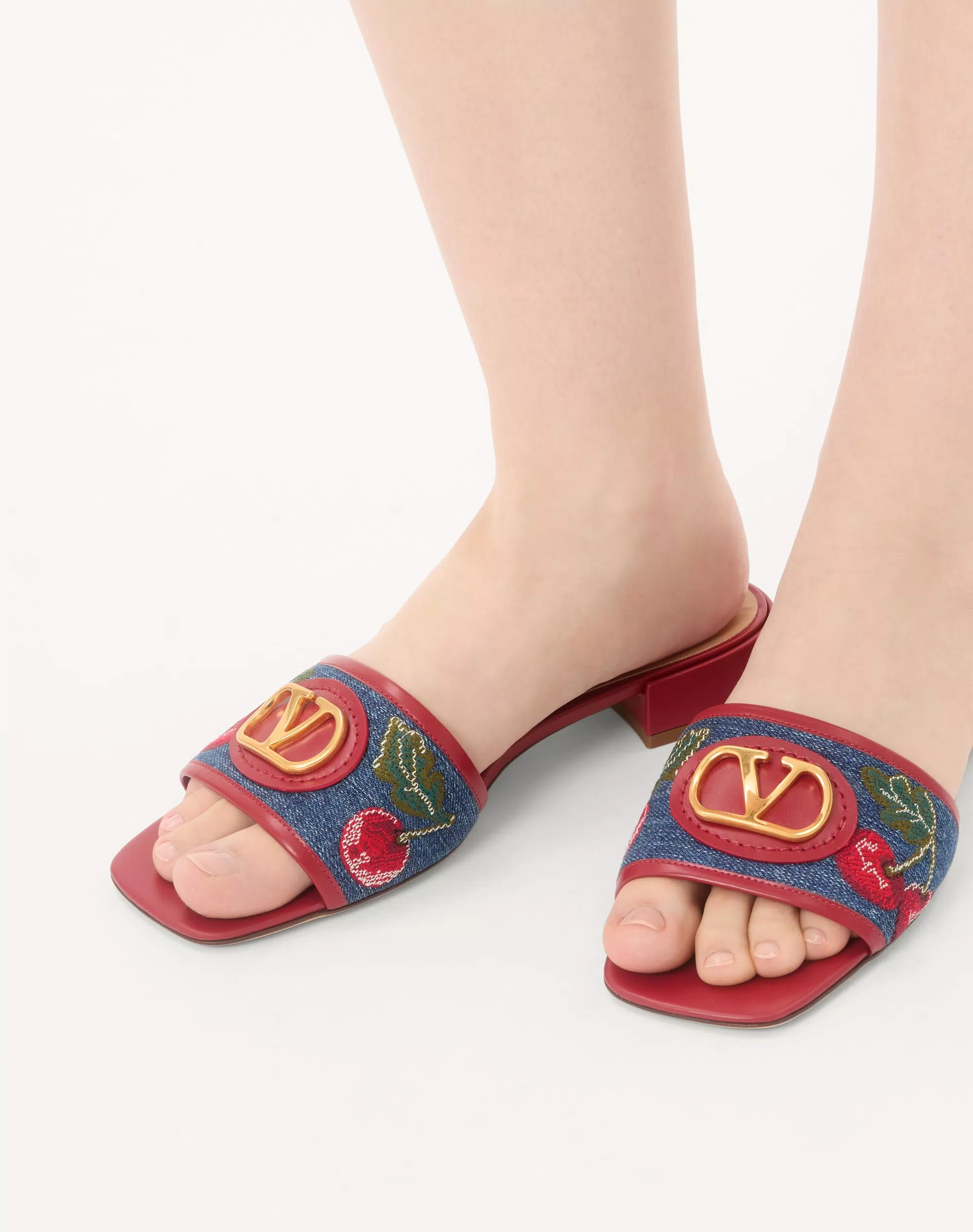 Valentino Vlogo Signature Denim Slide Sandal With Cherryfic Embroidery 20Mm - Image 7